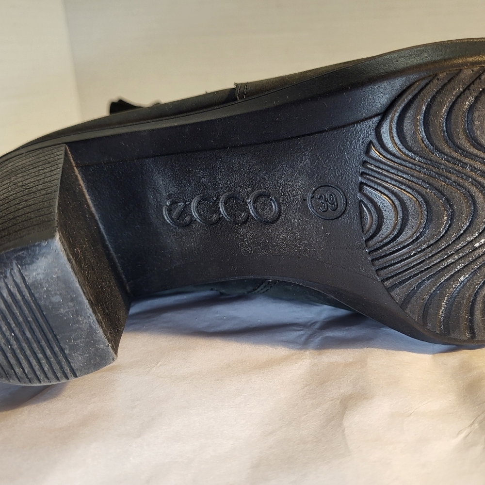Ecco Touch Black Suede Side Zip Ankle Boots | Size 8.5 | EUC - Picture 11 of 13